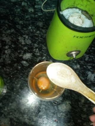 火腿鸡蛋饼的做法步骤：1