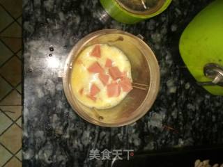 火腿鸡蛋饼的做法步骤：2