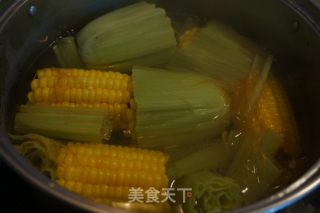 巧煮玉米的做法步骤：3