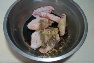 香烤鸡翅的做法步骤：2