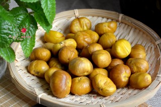 巧剥栗子皮的做法步骤：7
