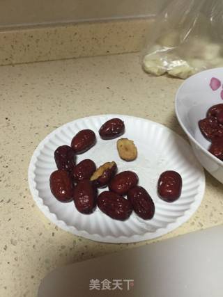 开口笑 糯米红枣的做法步骤：1