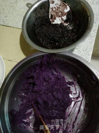 切片面包紫米红豆紫薯三明治的做法步骤：1
