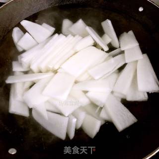 白萝卜猪肉馅蒸饺的做法步骤：3