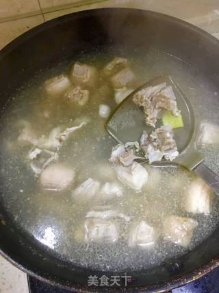 羊肉火锅的做法步骤：2