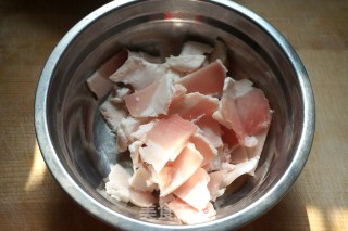 白菜猪肉粉条的做法步骤：1