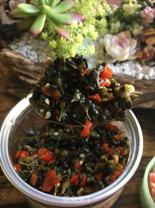 韭菜花干巴菌炒肉的做法步骤：2