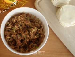 浪漫玫瑰花煎饺的做法步骤：2