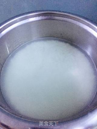 腊肉香菇焖饭的做法步骤：1