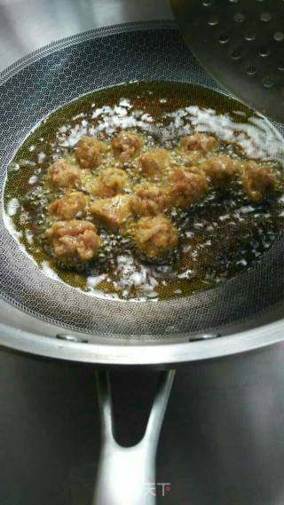 菠萝咕噜肉的做法步骤：9