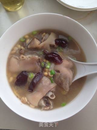 清炖猪蹄黄豆汤的做法步骤：6