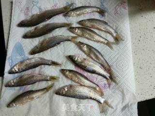 香辣小鱼儿的做法步骤：2