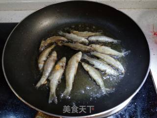 香辣小鱼儿的做法步骤：4