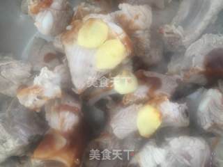 红烧排骨的做法步骤：2