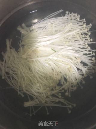 金菇虫草花的做法步骤：1