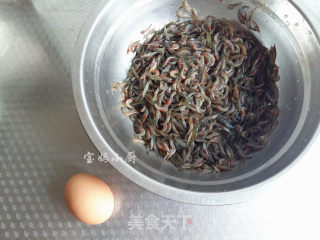油炸小河虾的做法步骤：1