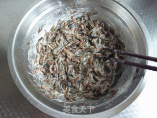 油炸小河虾的做法步骤：4