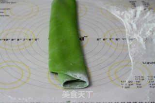 菠菜汁手擀面的做法步骤：8