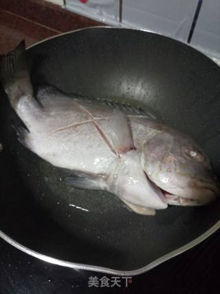 咸菜焖海鱼的做法步骤：2