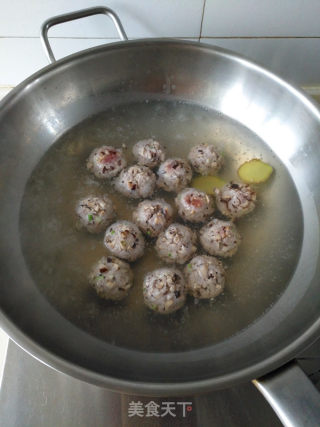 香菇肉丸炖白菜的做法步骤：8