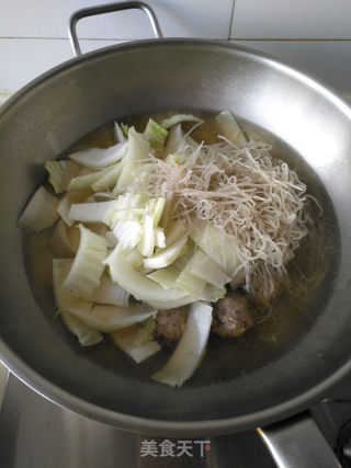 香菇肉丸炖白菜的做法步骤：10