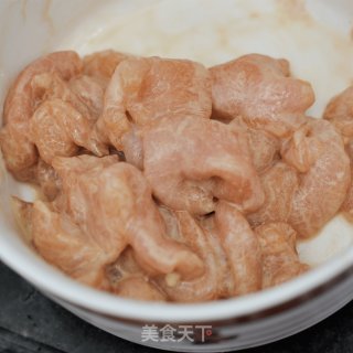 青椒腐竹的做法步骤：2