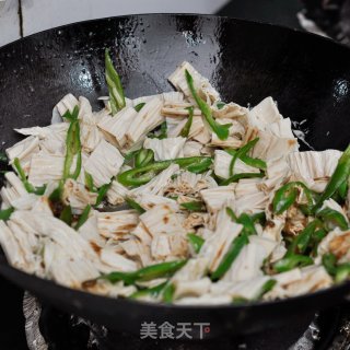 青椒腐竹的做法步骤：4