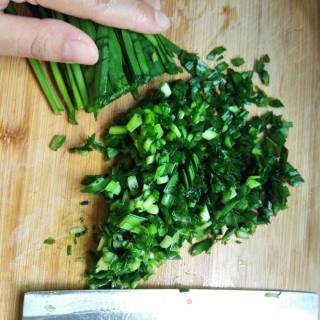 韭菜香干瘦肉饺子的做法步骤：3