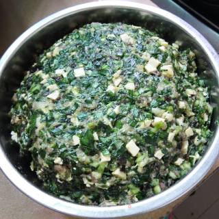 韭菜香干瘦肉饺子的做法步骤：7