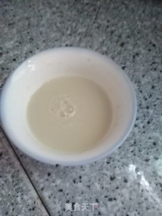 家常葱油饼的做法步骤：1