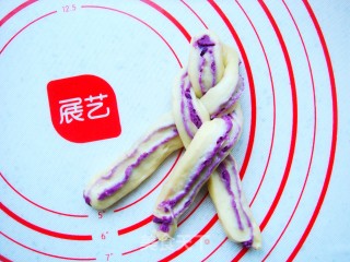 紫薯绣球面包的做法步骤：15