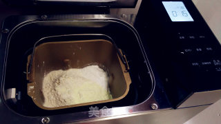 哄小孩神器之超萌兔子挤挤小面包的做法步骤：1
