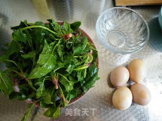 菠菜炒鸡蛋的做法步骤：1