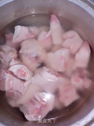家常脆皮猪手的做法步骤：1