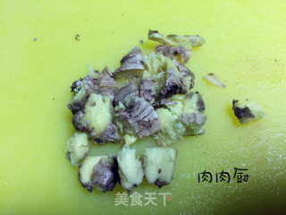 胡萝卜焖猪尾#肉肉厨的做法步骤：3