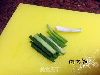 胡萝卜焖猪尾#肉肉厨的做法步骤：4