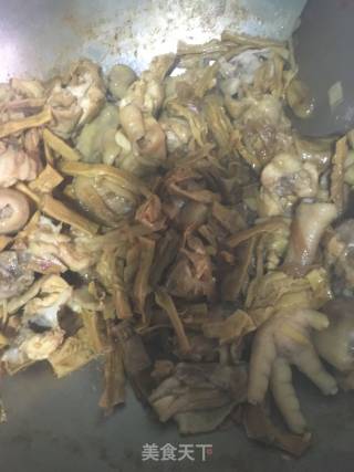 干笋黄焖鸡的做法步骤：6