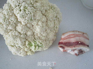 咸肉花菜干锅的做法步骤：1