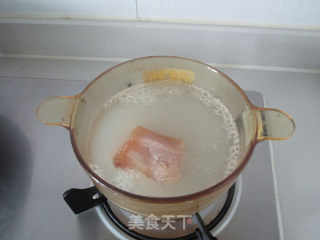 咸肉花菜干锅的做法步骤：2
