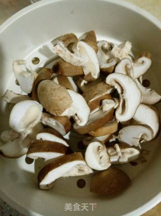 清炒油菜香菇片的做法步骤：2