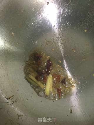 油爆河虾的做法步骤：6