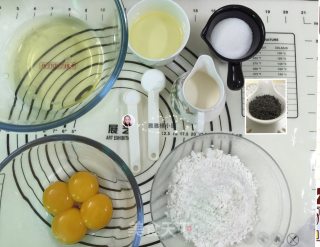 黑芝麻波点蛋糕卷的做法步骤：1