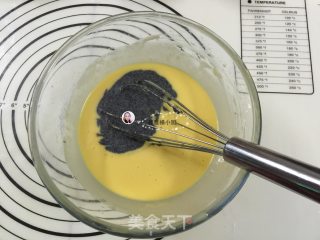 黑芝麻波点蛋糕卷的做法步骤：10