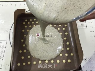 黑芝麻波点蛋糕卷的做法步骤：13