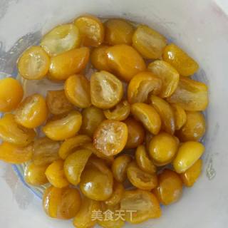 蜜饯金钱橘的做法步骤：1