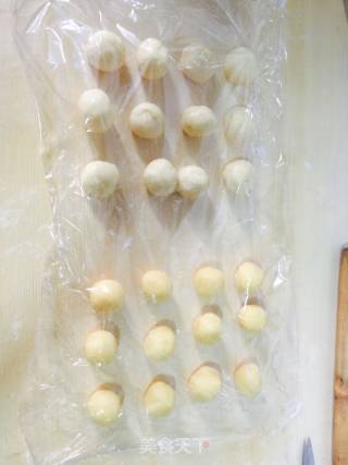 酥皮核桃仁紫薯球的做法步骤：18