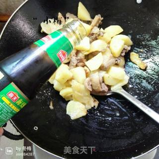 土豆烧鸭的做法步骤：8