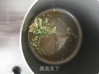 冬瓜咸肉木耳汤的做法步骤：5