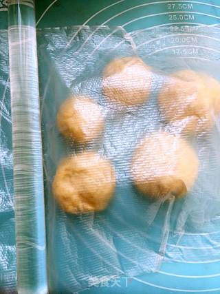 小乌龟豆沙面包的做法步骤：5
