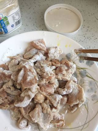 泰式黄金鸡腿咖喱饭（附鸡腿剔骨方法）的做法步骤：6
